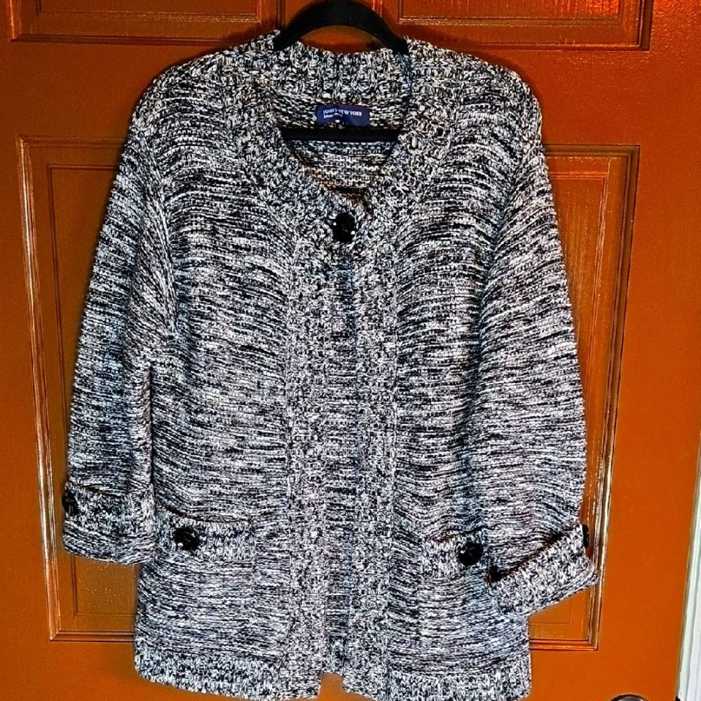 Jones N.Y.-Blk/white one button closure open sweater Sz. S